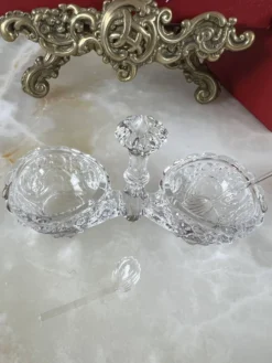 Salière double en cristal de Baccarat, modèle à décor taillé, XXe Siècle
