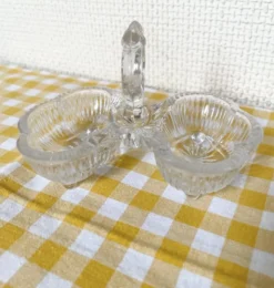 Salière double verre moulé transparent