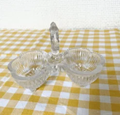 Salière double verre moulé transparent