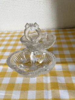Salière double verre moulé transparent