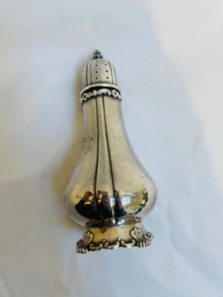 Salière en argent sterling floral par Tiffany & Co., années 1950