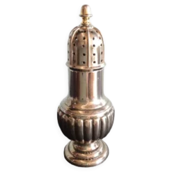 Salière en métal argenté, années 60-70