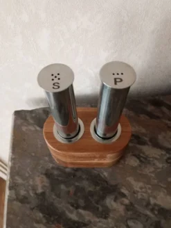 Salière et poivrier