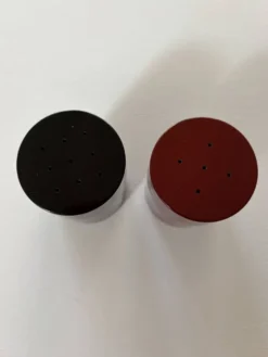 Salière et poivrier en bois laqué
