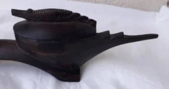 Salière et poivrier en bois sculpté
