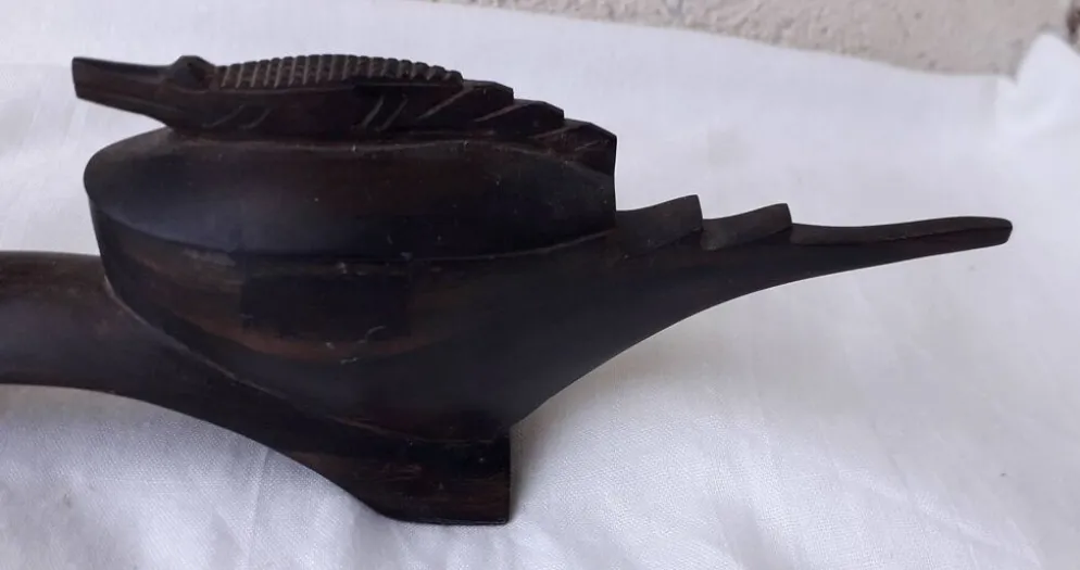 Salière et poivrier en bois sculpté