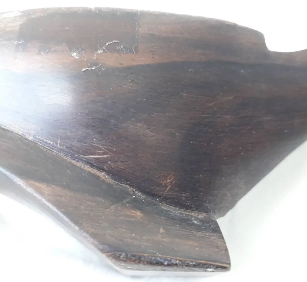 Salière et poivrier en bois sculpté