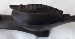 Salière et poivrier en bois sculpté