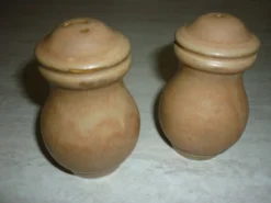 Salière et poivrier en grès