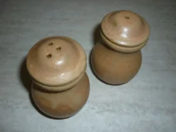 Salière et poivrier en grès