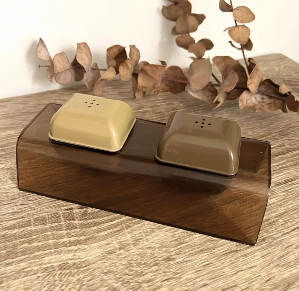 Salière et poivrier vintage