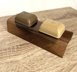 Salière et poivrier vintage