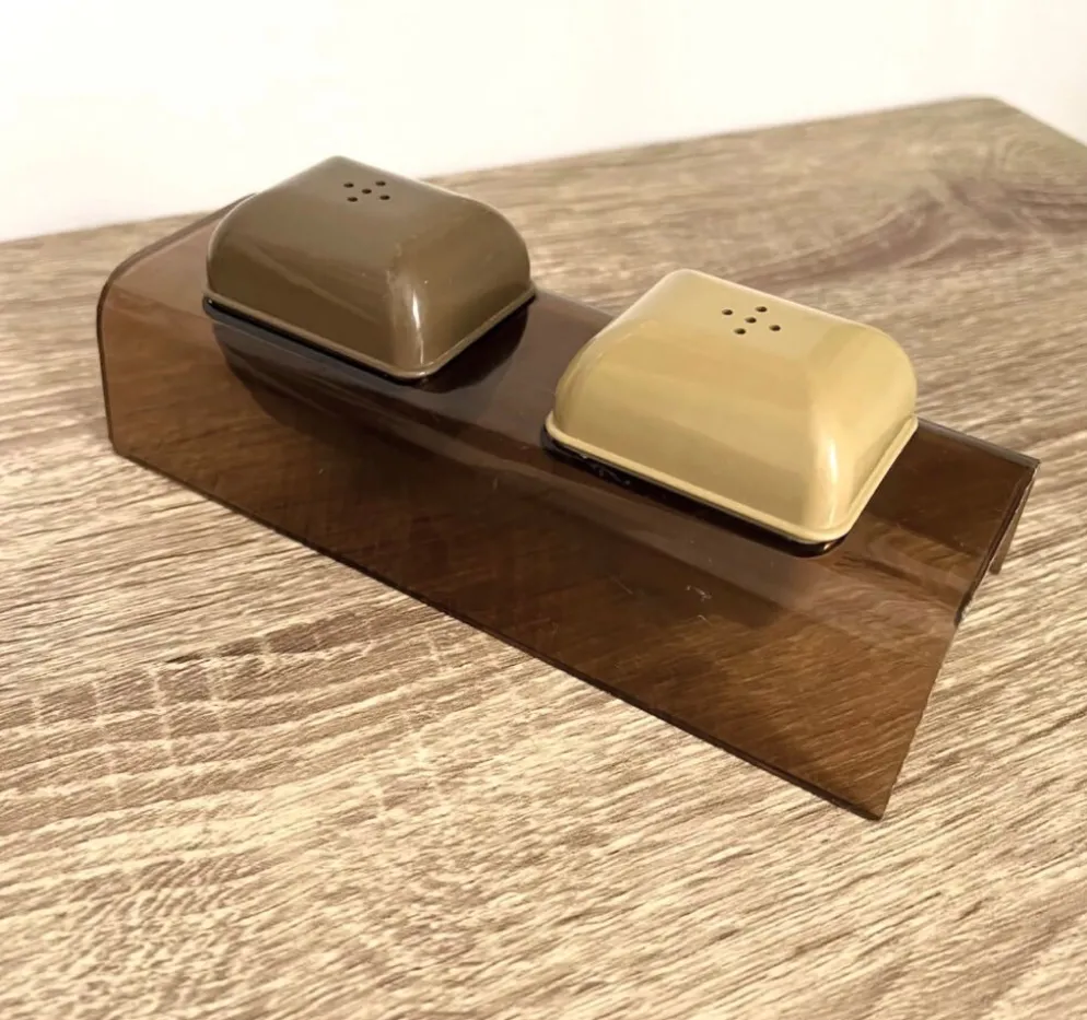 Salière et poivrier vintage