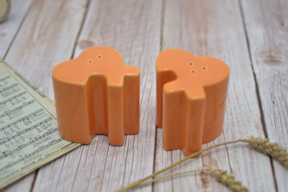 Salière et poivrière Amadeus emboitables de couleur orange