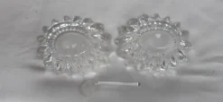 Salière et poivrière anciennes en cristal , avec leur petite cuillère