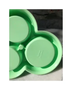 Salière et poivrière avec une torsion