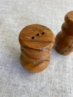 Salière et poivrière en bois d’olivier