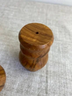 Salière et poivrière en bois d’olivier