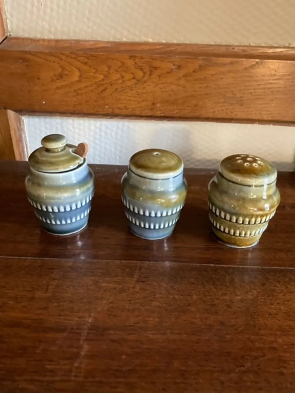 Salière et poivrière en grès vintage