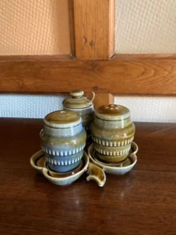 Salière et poivrière en grès vintage