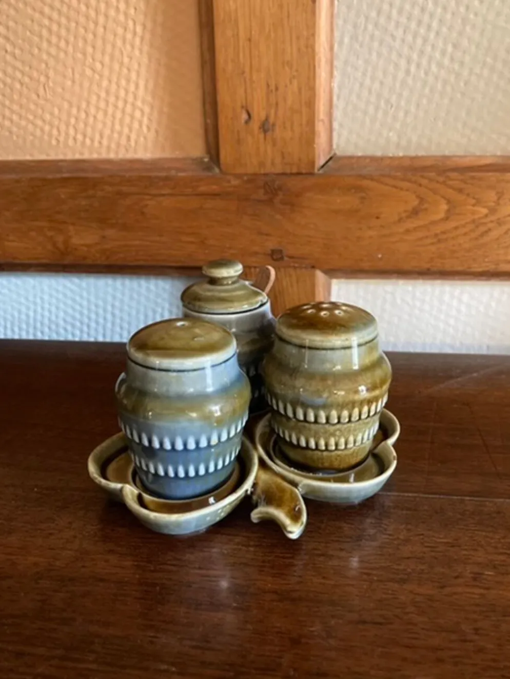Salière et poivrière en grès vintage