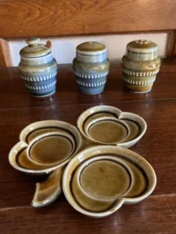 Salière et poivrière en grès vintage