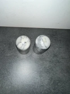 Salière et poivrière en marbre de Crrare