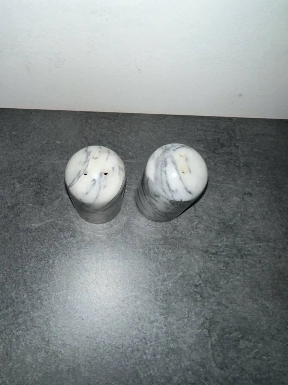 Salière et poivrière en marbre de Crrare