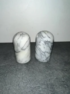 Salière et poivrière en marbre de Crrare