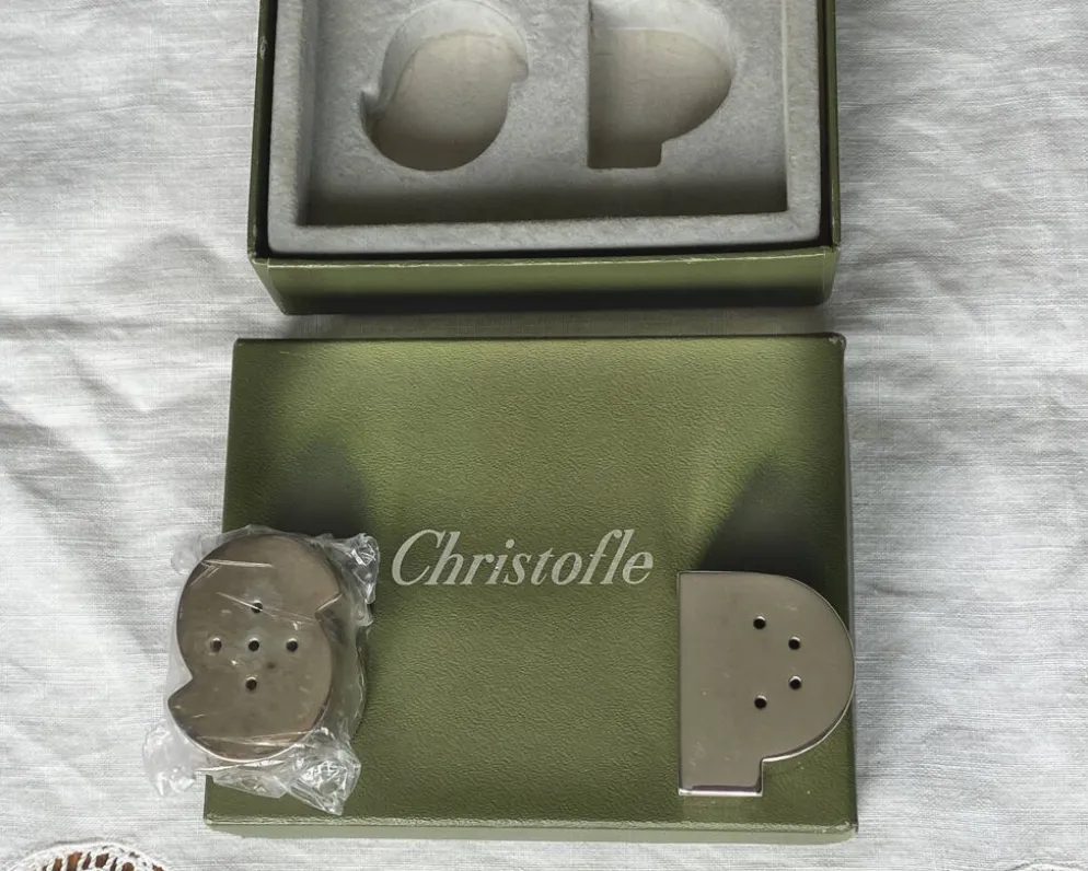 Salière et poivrière en métal argenté Christofle modèle Ludique