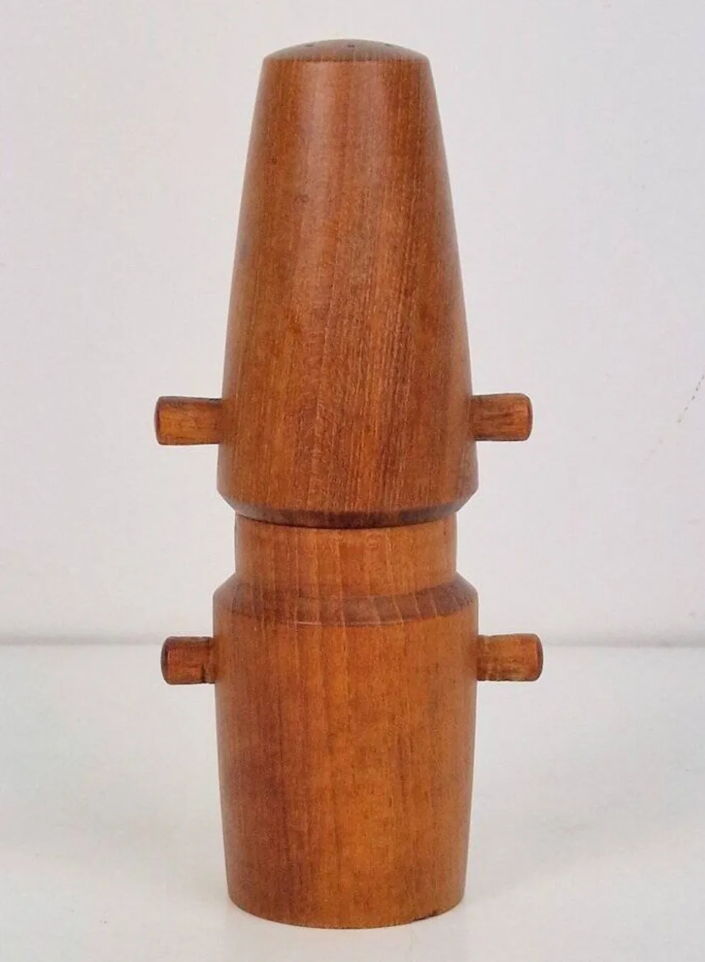 Salière et poivrière par Jens Quistgaard pour Dansk Designs, années 1960.