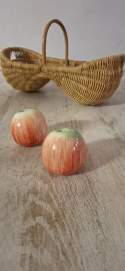 Salière et poivrière pomme