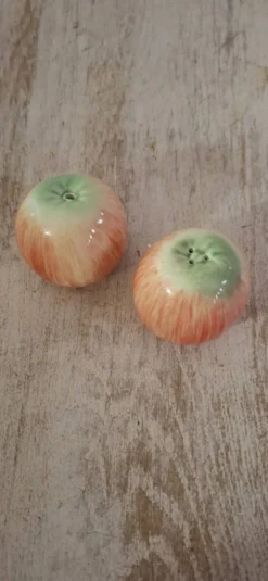 Salière et poivrière pomme