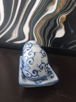 Salière et poivrière vintage en porcelaine bleue