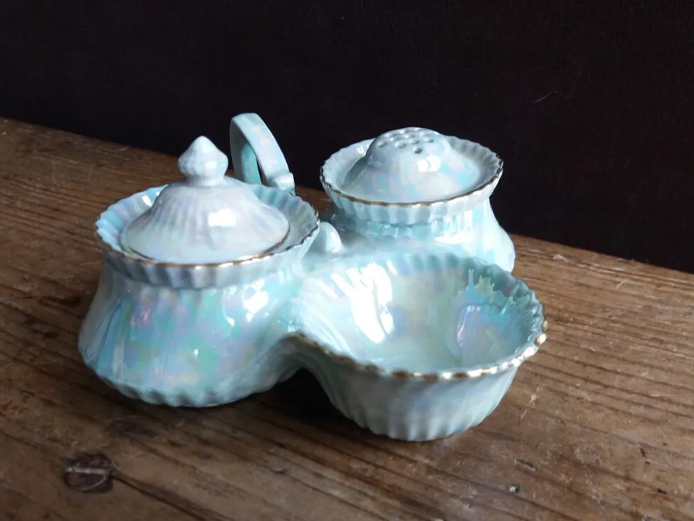 Salière poivrier moutardier, porcelaine