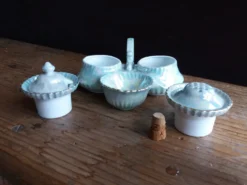 Salière poivrier moutardier, porcelaine