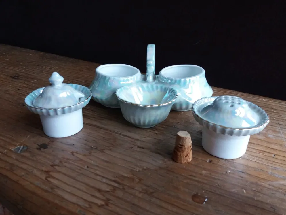 Salière poivrier moutardier, porcelaine