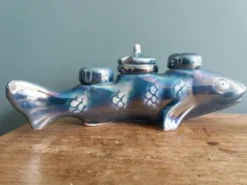 Salière poivrier moutardier zoomorphe, poisson en porcelaine