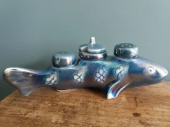 Salière poivrier moutardier zoomorphe, poisson en porcelaine