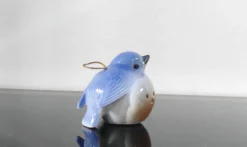 Salière vintage oiseau en porcelaine bleue et blanche