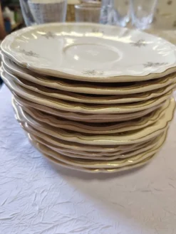 Sarreguemines 12 assiettes à dessert modèle Fleurs de France