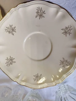 Sarreguemines 12 assiettes à dessert modèle Fleurs de France