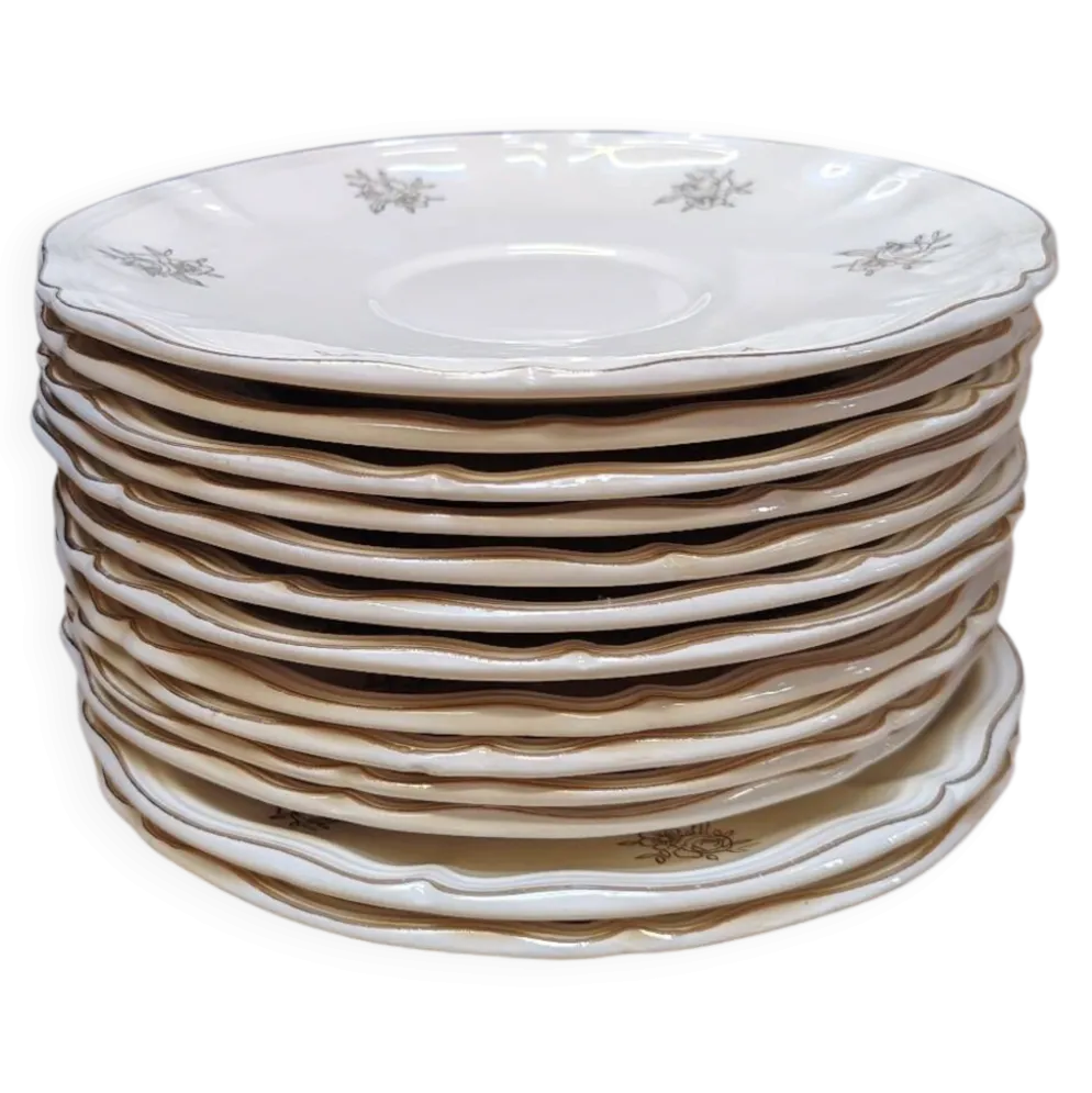 Sarreguemines 12 assiettes à dessert modèle Fleurs de France