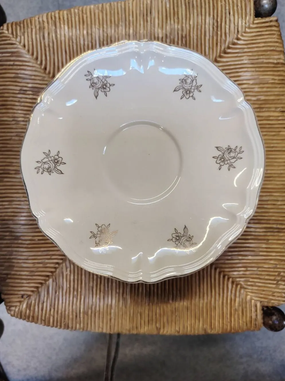 Sarreguemines 12 assiettes à dessert modèle Fleurs de France