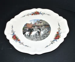 Sarreguemines plat Obernai chantourné en faïence décor cavaliers Alsace par Loux