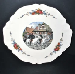 Sarreguemines plat Obernai chantourné en faïence décor cavaliers Alsace par Loux
