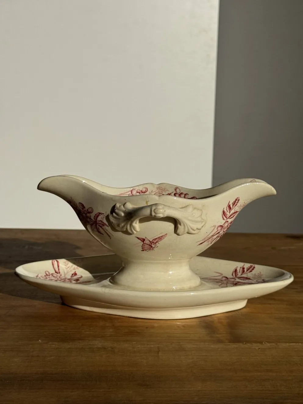 Saucier ancienne en faïence rose de Badonviller modèle Jasmin