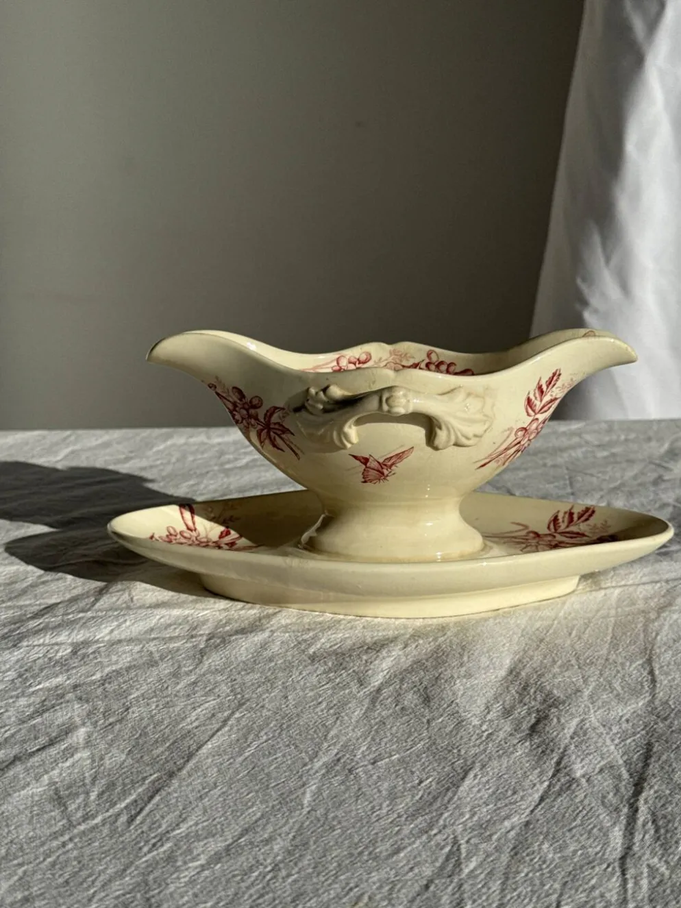 Saucier ancienne en faïence rose de Badonviller modèle Jasmin