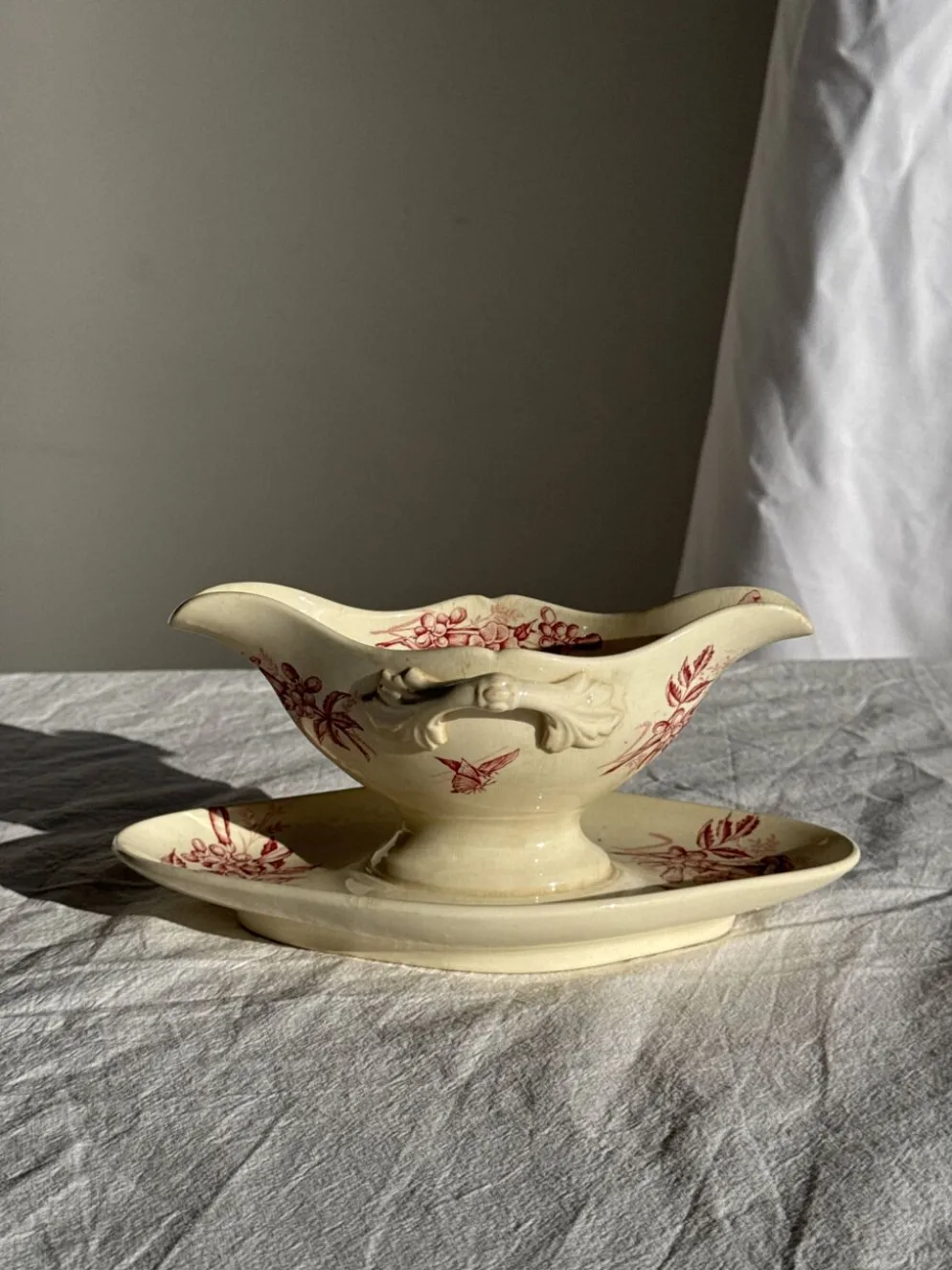Saucier ancienne en faïence rose de Badonviller modèle Jasmin