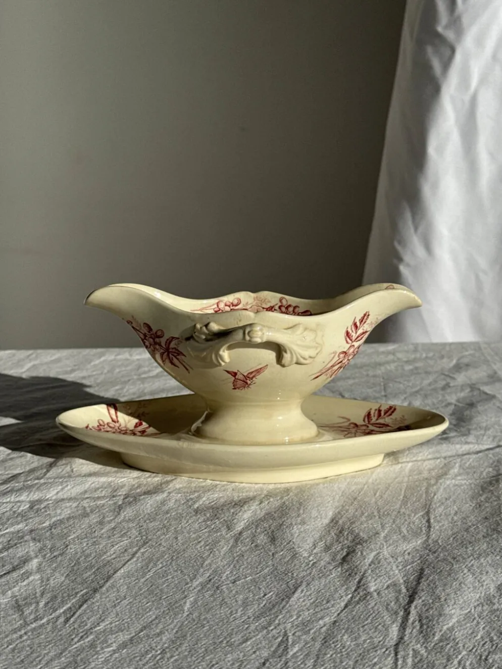 Saucier ancienne en faïence rose de Badonviller modèle Jasmin